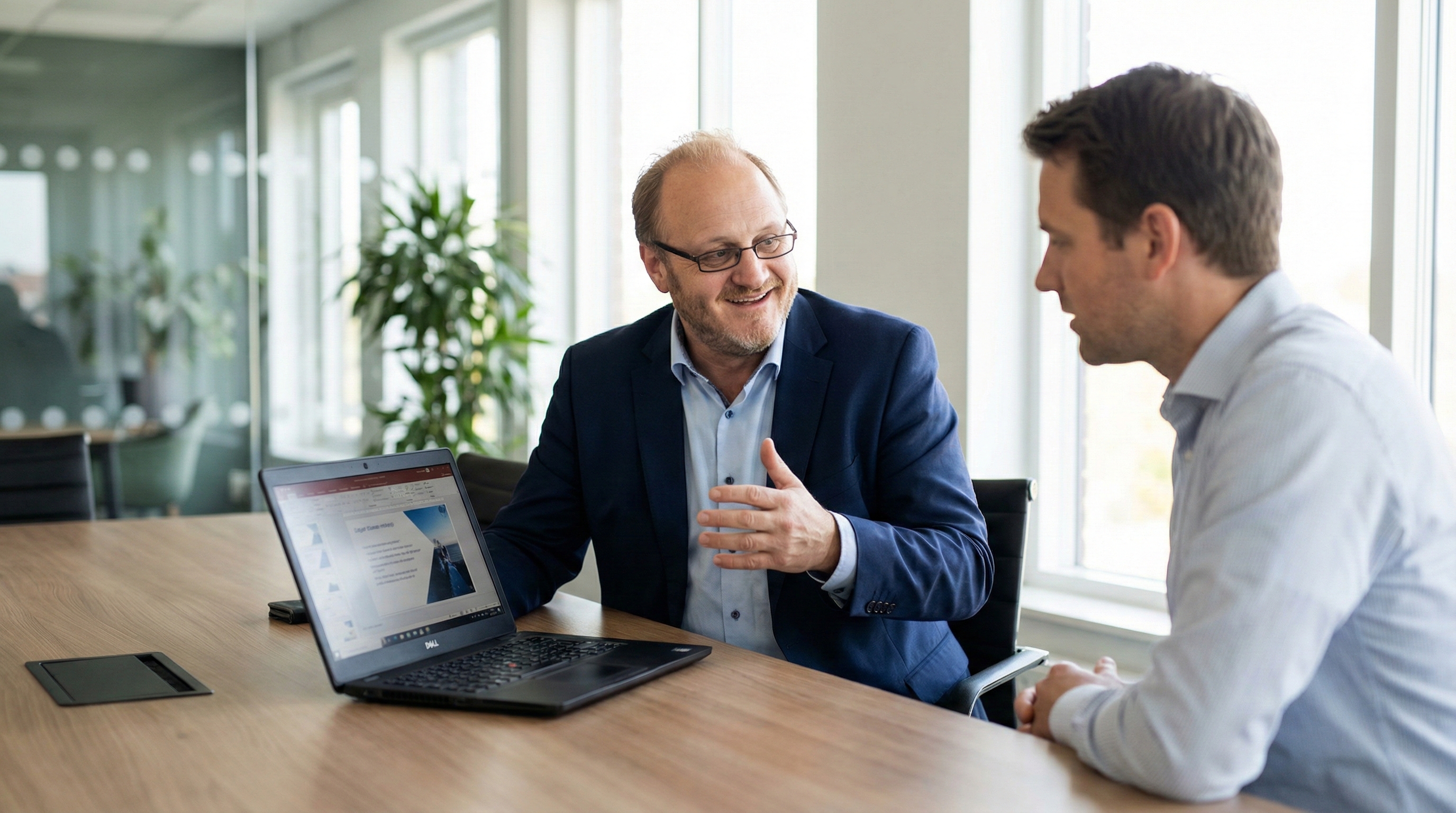 Beratungsgespräch am Laptop